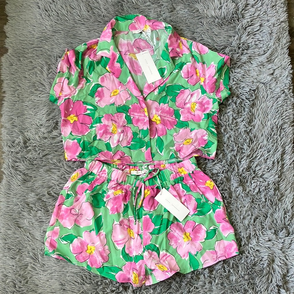 Comfortable Lush summer outfit, medium size but can fit someone small too.